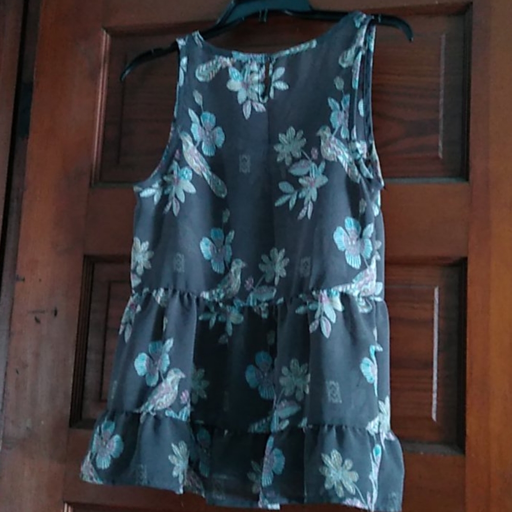 Top - Picture 3 of 4